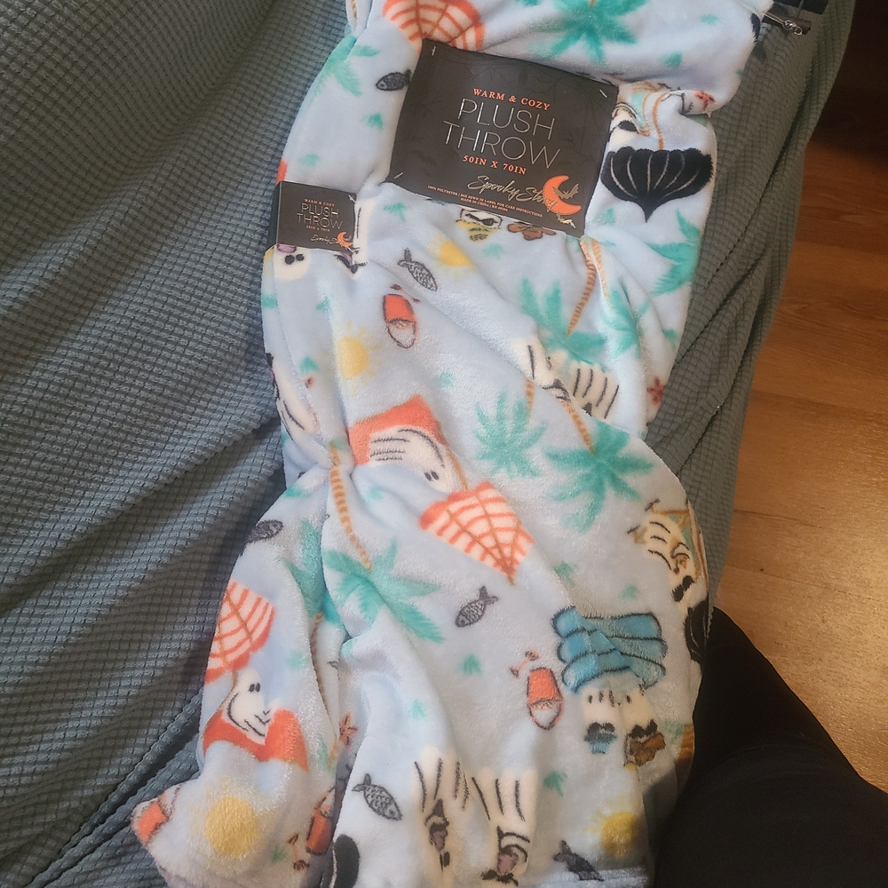 Soft Plush Throw Blanket with Fun Print